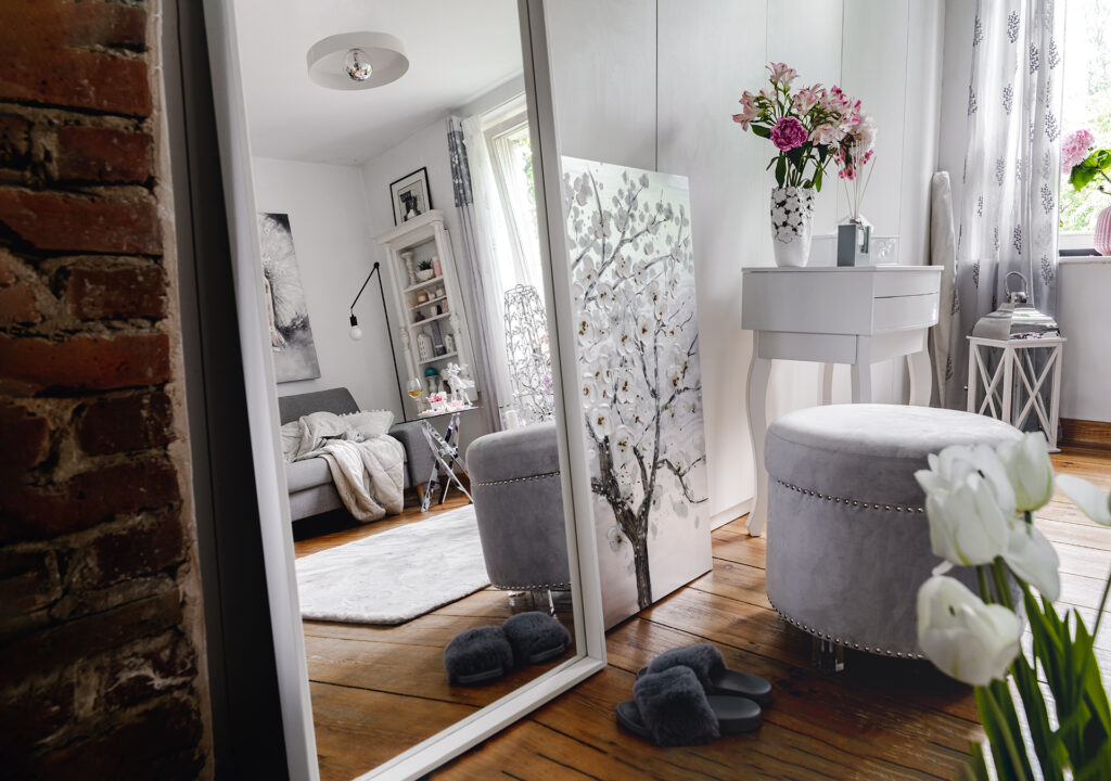 nowoczesna kawalerka - jak urządzić małe wnętrze?